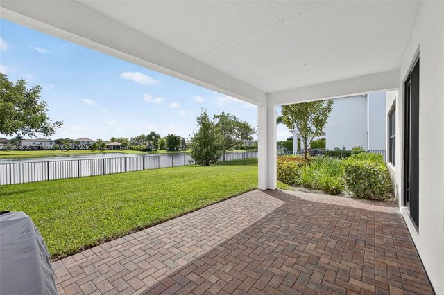 1310 Whitcombe Dr, Royal Palm Beach, FL 33411