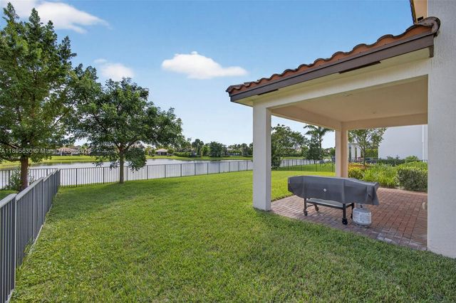 1310 Whitcombe Dr, Royal Palm Beach, FL 33411