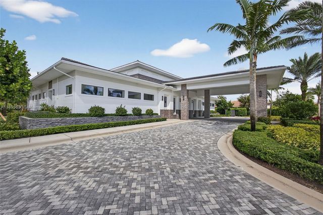 1310 Whitcombe Dr, Royal Palm Beach, FL 33411