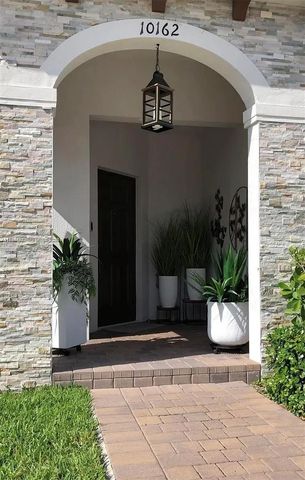 10162 SW 228th Ter, Miami, FL 33190