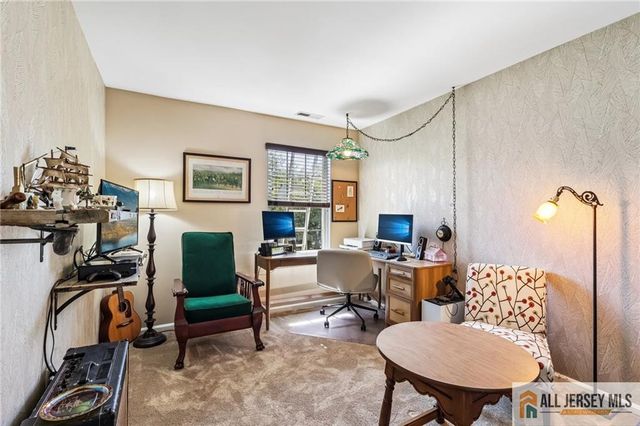 18 Dennis Court, Hightstown, NJ 08520