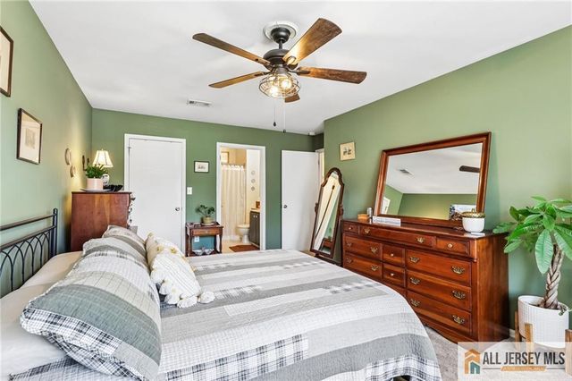18 Dennis Court, Hightstown, NJ 08520