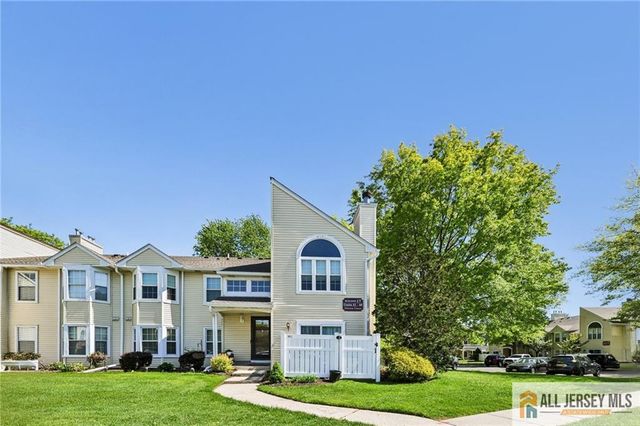 18 Dennis Court, Hightstown, NJ 08520