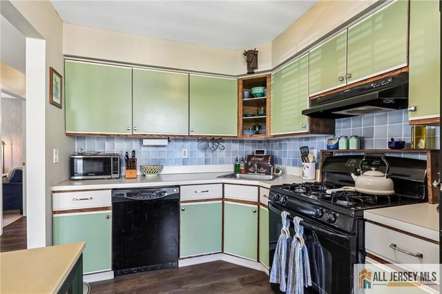 18 Dennis Court, Hightstown, NJ 08520