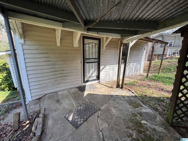 171 GLAZE CREEK ROAD, Bessemer, AL 35023