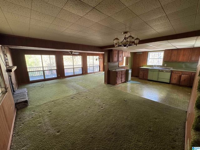 171 GLAZE CREEK ROAD, Bessemer, AL 35023