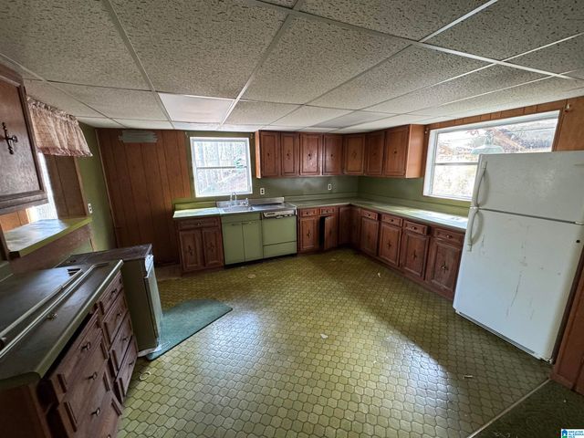 171 GLAZE CREEK ROAD, Bessemer, AL 35023