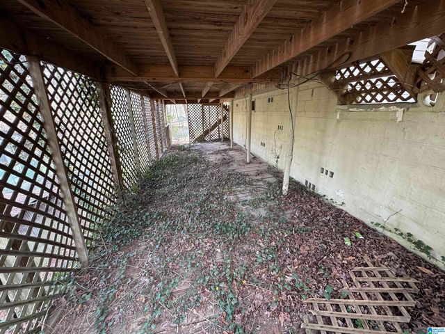 171 GLAZE CREEK ROAD, Bessemer, AL 35023