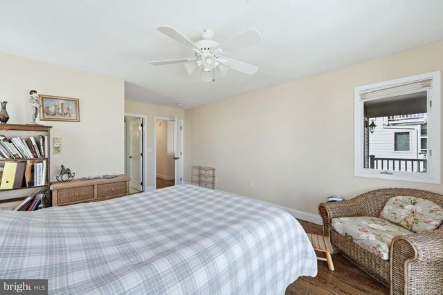 112 W HOBART AVE, Long Beach Township, NJ 08008