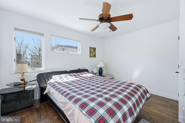 112 W HOBART AVE, Long Beach Township, NJ 08008