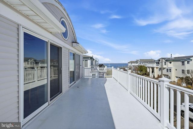 112 W HOBART AVE, Long Beach Township, NJ 08008