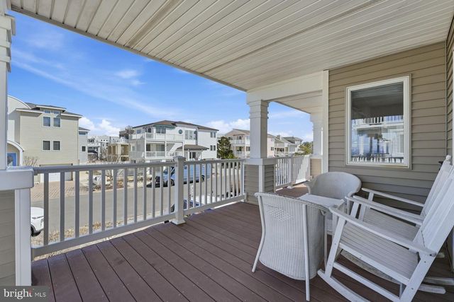 112 W HOBART AVE, Long Beach Township, NJ 08008