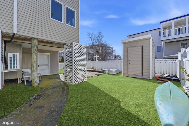 112 W HOBART AVE, Long Beach Township, NJ 08008