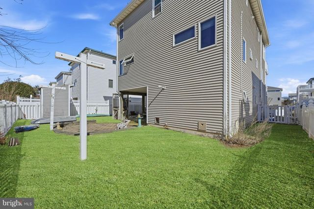 112 W HOBART AVE, Long Beach Township, NJ 08008