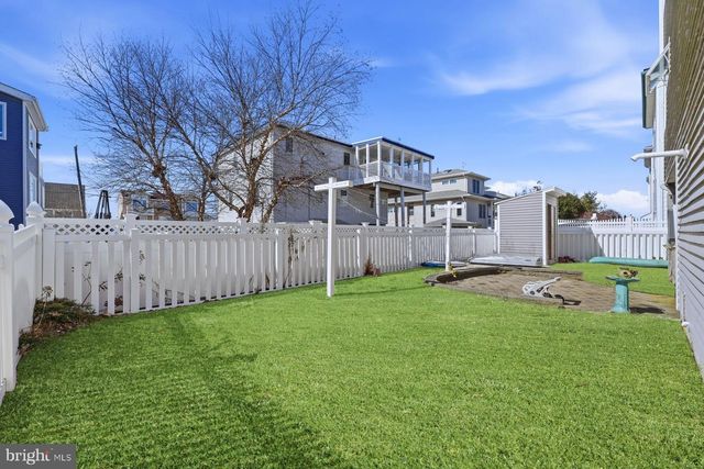 112 W HOBART AVE, Long Beach Township, NJ 08008