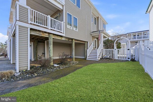 112 W HOBART AVE, Long Beach Township, NJ 08008