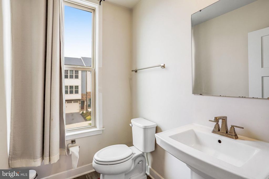 Image 13 of property listing at 10107 BLUEGILL ST, New Market, MD 21774