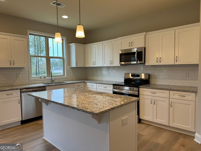 166 Country World Drive, Macon, GA 31211