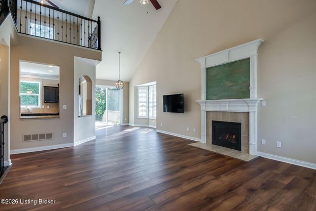 207 Brookfield Hills Ct, Louisville, KY 40245