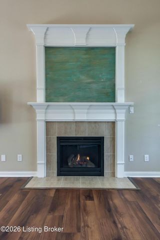207 Brookfield Hills Ct, Louisville, KY 40245