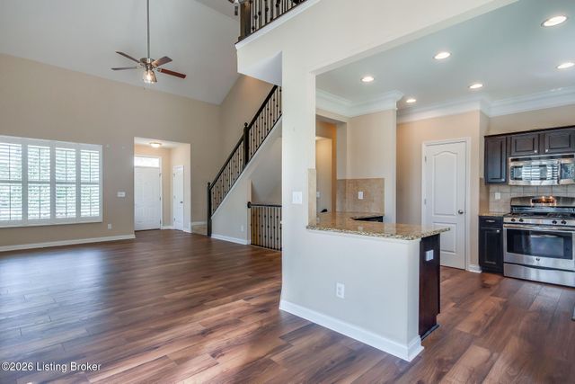 207 Brookfield Hills Ct, Louisville, KY 40245
