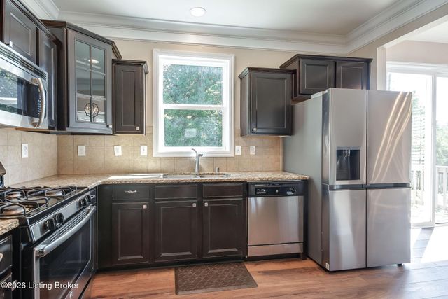 207 Brookfield Hills Ct, Louisville, KY 40245