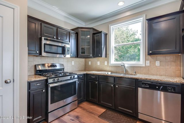 207 Brookfield Hills Ct, Louisville, KY 40245