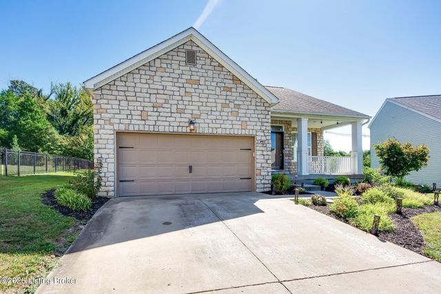 207 Brookfield Hills Ct, Louisville, KY 40245
