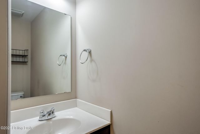 207 Brookfield Hills Ct, Louisville, KY 40245