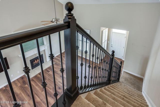 207 Brookfield Hills Ct, Louisville, KY 40245