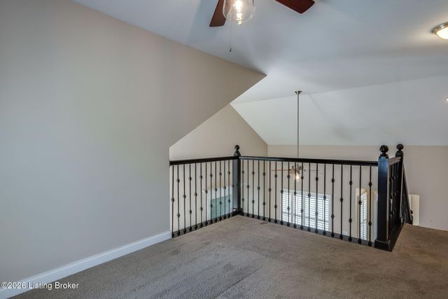 207 Brookfield Hills Ct, Louisville, KY 40245