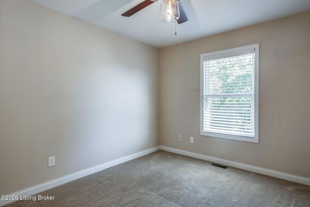 207 Brookfield Hills Ct, Louisville, KY 40245