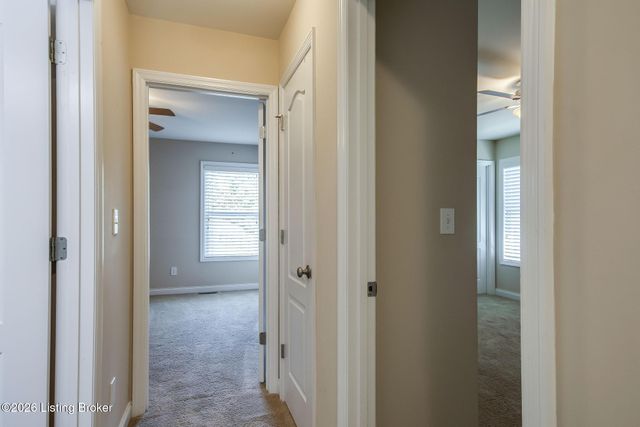 207 Brookfield Hills Ct, Louisville, KY 40245
