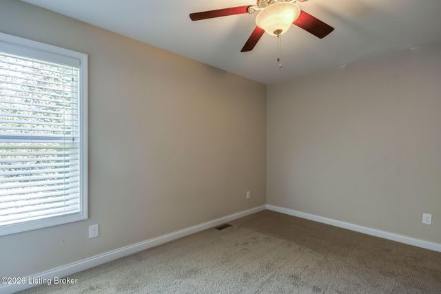 207 Brookfield Hills Ct, Louisville, KY 40245