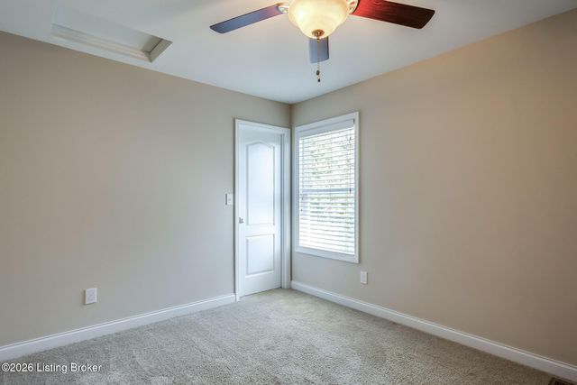 207 Brookfield Hills Ct, Louisville, KY 40245