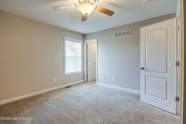 207 Brookfield Hills Ct, Louisville, KY 40245