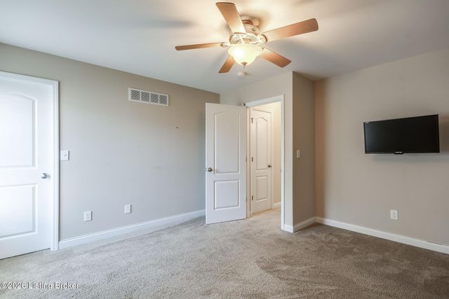 207 Brookfield Hills Ct, Louisville, KY 40245