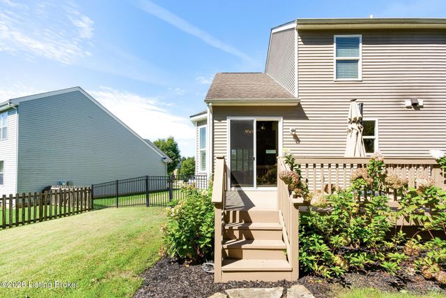 207 Brookfield Hills Ct, Louisville, KY 40245