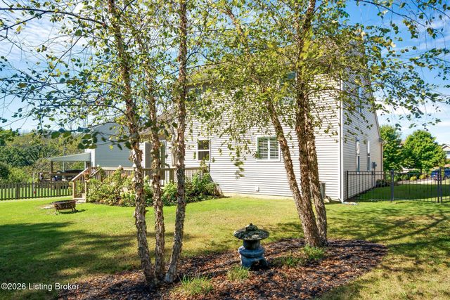 207 Brookfield Hills Ct, Louisville, KY 40245