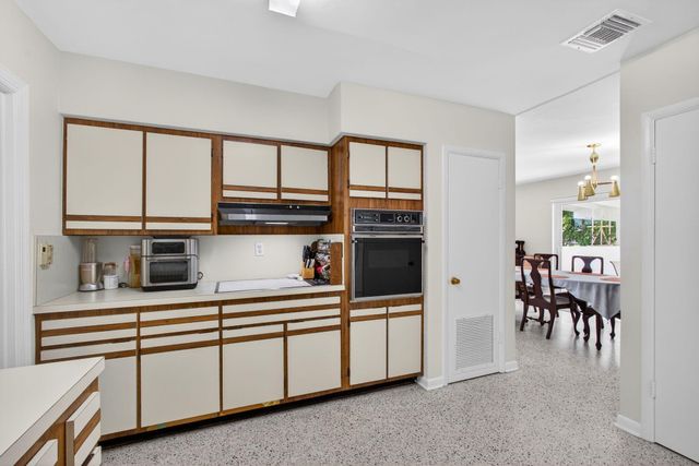 726 Flamingo Way, North Palm Beach, FL 33408