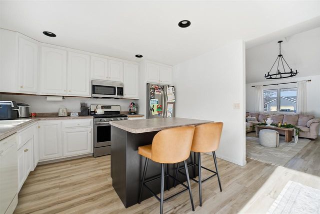 2023 MEADOWVIEW STREET, Kaukauna, WI 54130