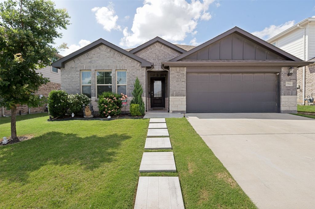 2504 Awensa Drive, Fort Worth, TX 76179