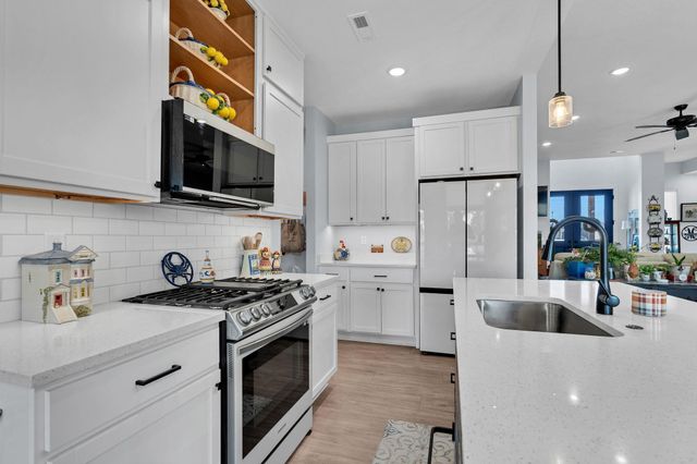 2915 E Sunnyslope, Park City, KS 67219