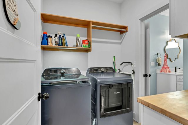 2915 E Sunnyslope, Park City, KS 67219