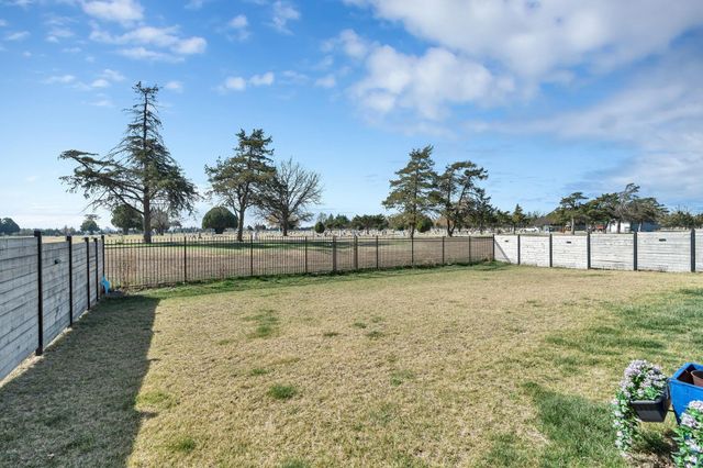 2915 E Sunnyslope, Park City, KS 67219