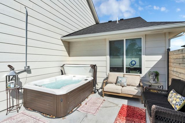 2915 E Sunnyslope, Park City, KS 67219