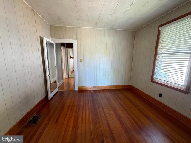 1 12TH AVE, Baltimore, MD 21225