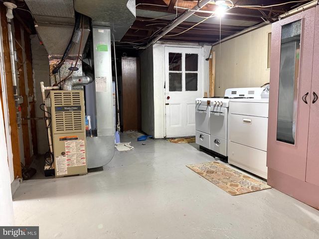 1 12TH AVE, Baltimore, MD 21225