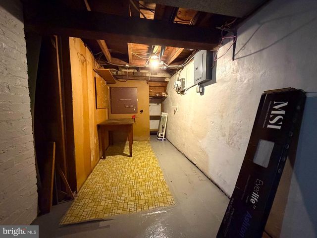 1 12TH AVE, Baltimore, MD 21225