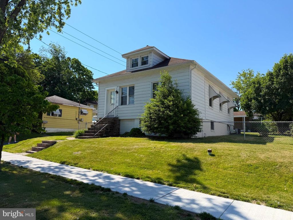 1 12TH AVE, Baltimore, MD 21225